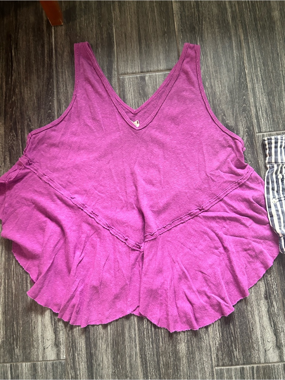 Free People Set striped shorts Purple V-Neck Ruffle Tank Top - Picture 3 of 8